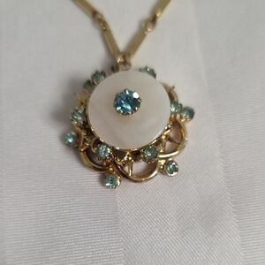Elegant Gold and Blue Pendant Necklace